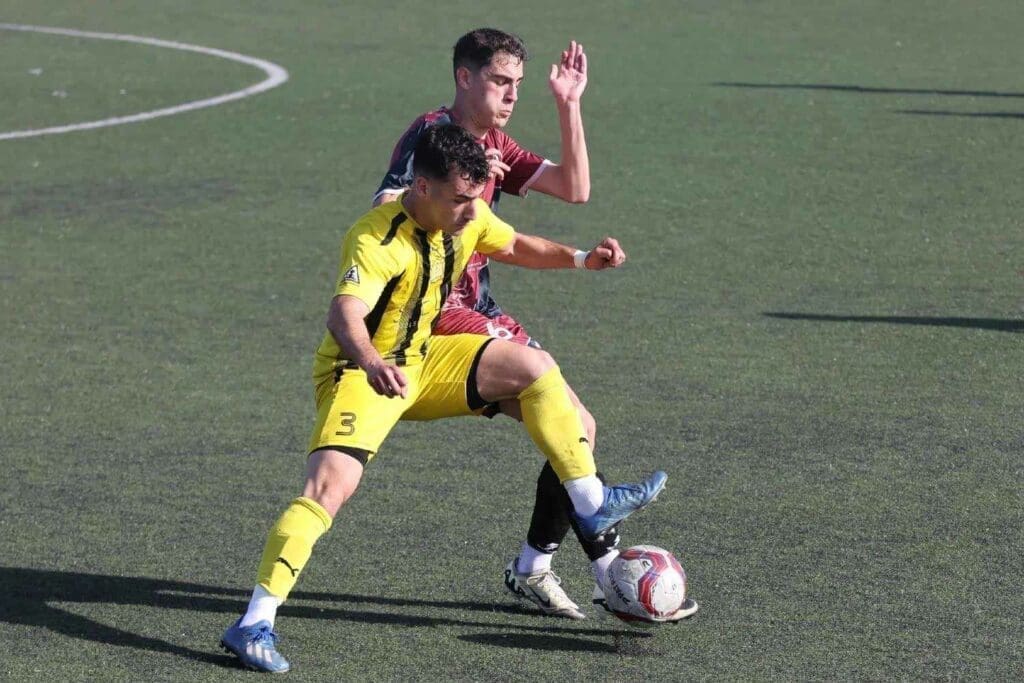 O Άρης Κόκκινος με την φανέλα του ΠΑΝΟΜ